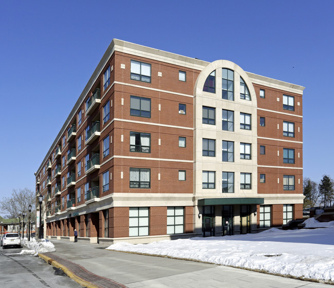 Building Photo - Station Square