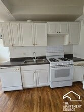 Building Photo - 2859 W Berteau Ave