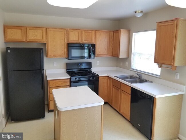 Foto del edificio - 6356 Andrew Matthew Terrace