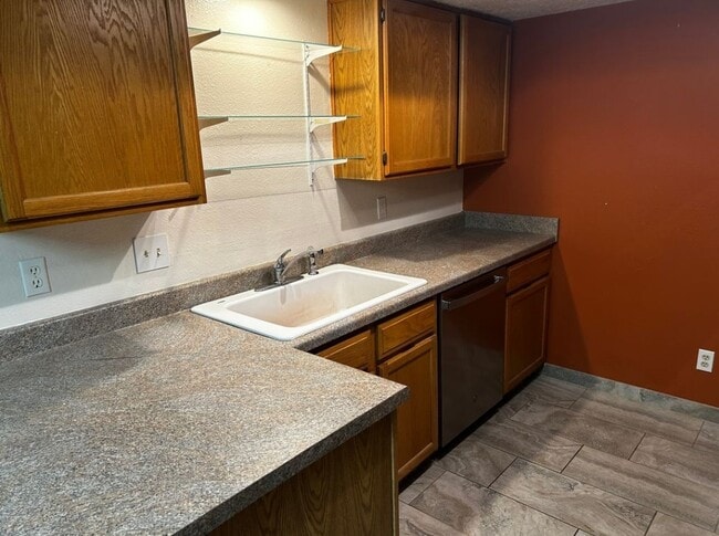 Foto del edificio - 5801 Lowell St NE