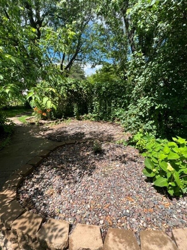 Foto del edificio - Duluth, MN - 4 Bedroom - 2 Bath - 2 car garage - Single family home