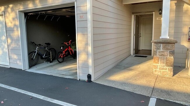 Attached Car garage - 15060 NW Central Dr