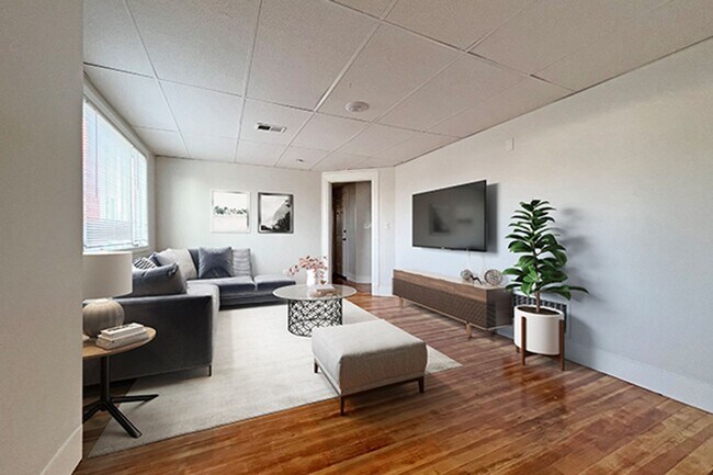 Building Photo - Avl Now! No fee! Downtown Beverly Renovate...