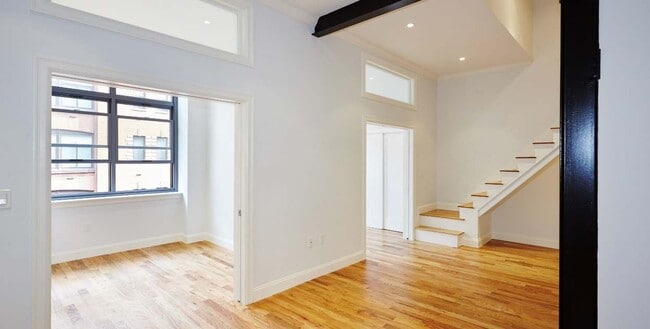 Building Photo - 210 E 22nd St