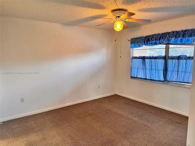 Foto del edificio - 13105 SW 16th Ct