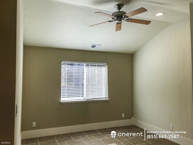 Foto del edificio - 2700 Cherry Ln