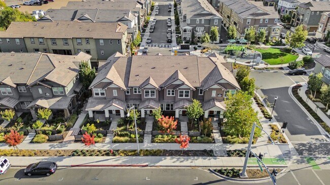 Foto del edificio - Modern 3 Bedroom 2 Bath Downtown Livermore