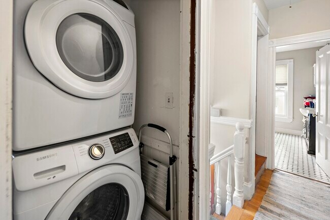 Foto del edificio - 92 Oakton Ave