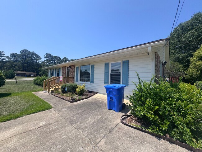 Foto del edificio - 7363 Hyannis Dr