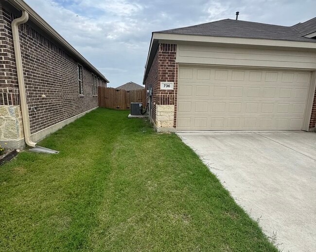 Photo - 736 Pollyann Trl House