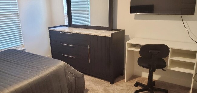 Foto del edificio - 13841 Gatsby Dr