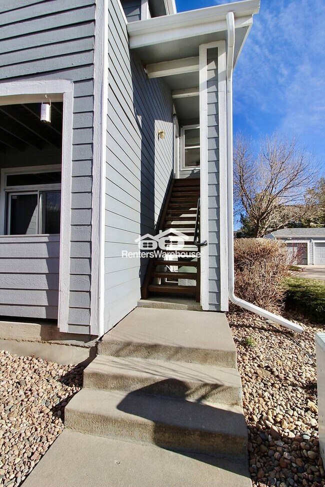 Building Photo - Available now - Bright 2BD/2BA Condo w/ Two Car Garage