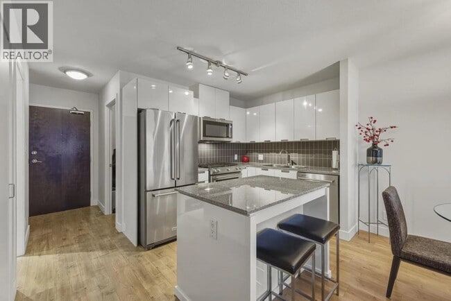 Building Photo - 151 2nd St W