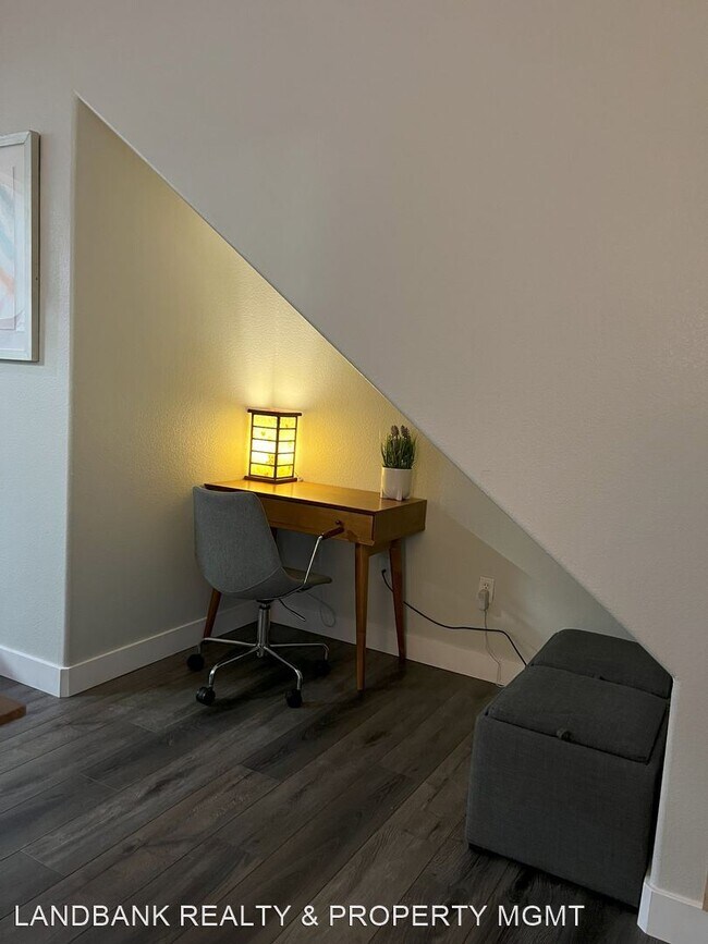 Foto del edificio - 1 br, 1 bath House - 2030 Rancho Lake Driv...