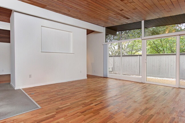 Foto del edificio - 10804 NE 47th St