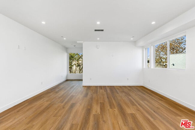 Foto del edificio - 1614 S Sycamore Ave