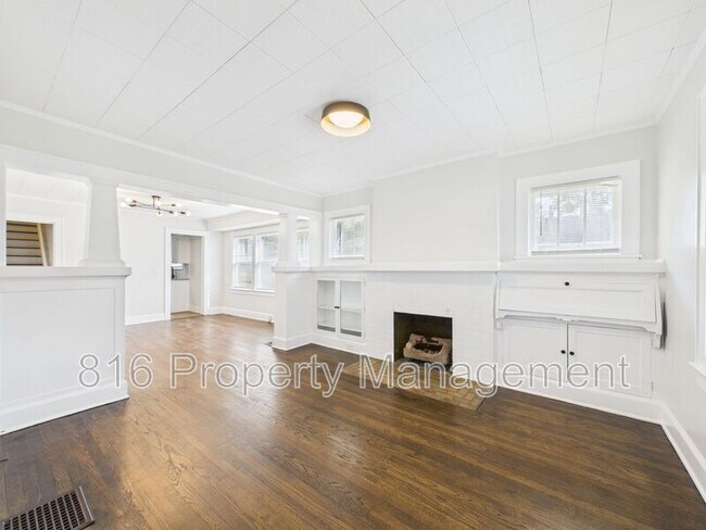 Building Photo - 4419 Chestnut Ave