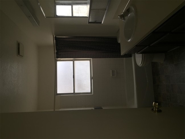 Building Photo - 1308 Lincoln Ave