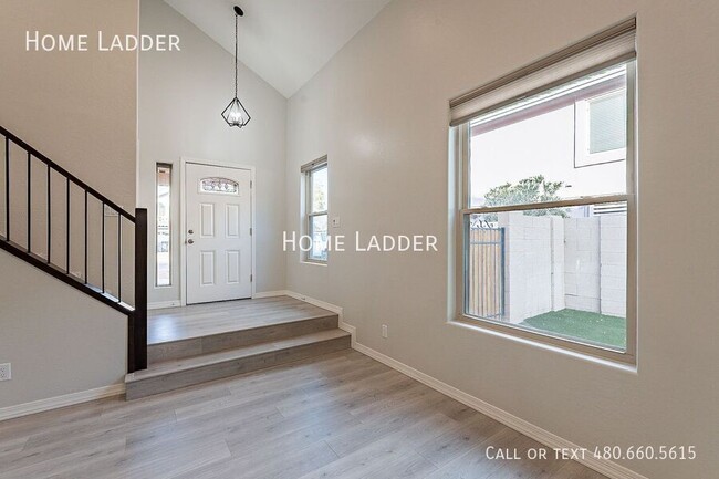 Building Photo - Stunning, Fully Renovated North Phoenix Ho...