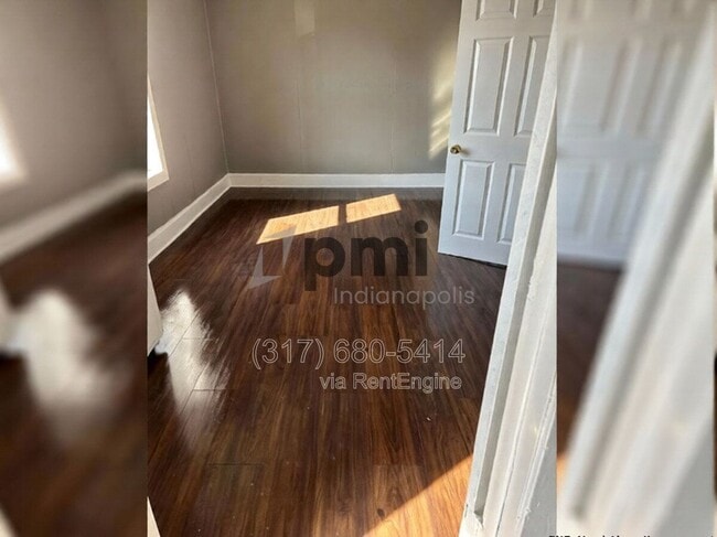 Building Photo - 215 1/2 S Madison Ave