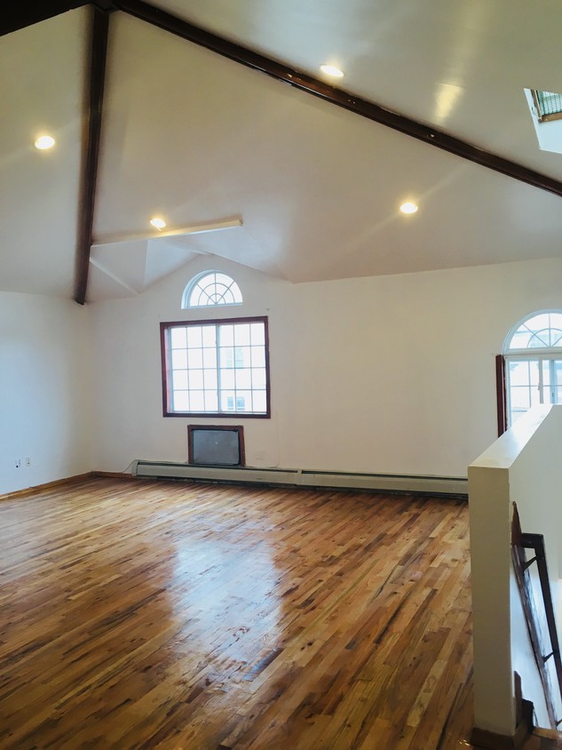 Primary Photo - 846 Monroe St