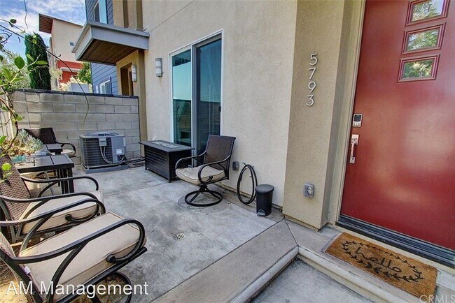 Foto del edificio - 2 br, 4 bath House - 5793 Acacia Lane
