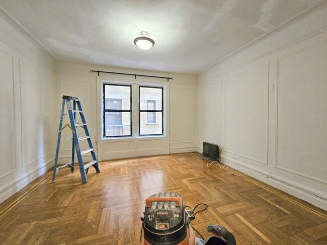 Building Photo - 664 W 163rd St