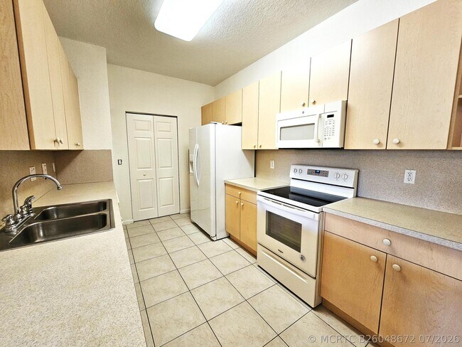 Building Photo - 3569 Forest Hill Blvd