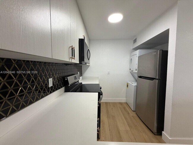 Foto del edificio - 10008 NW 6th St