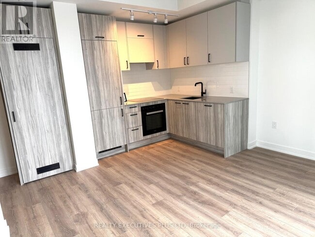 Building Photo - 1 Quarrington Lane