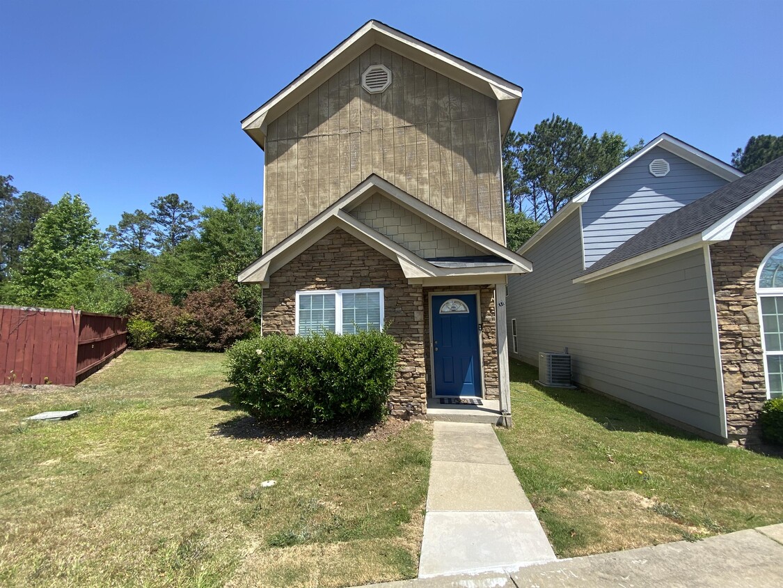 Primary Photo - 31 Arbor Cove Dr