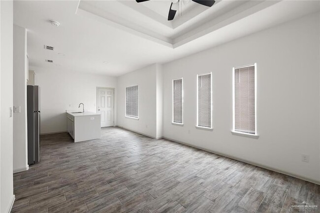 Building Photo - 448 Frio Ln