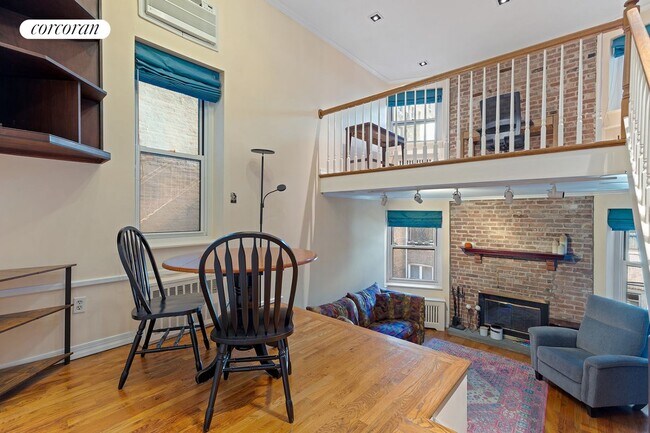 Building Photo - 255 W 92nd St