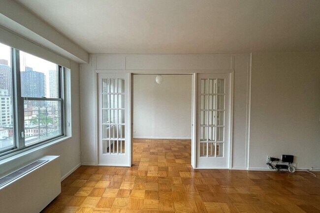 Building Photo - 345 East 86th St