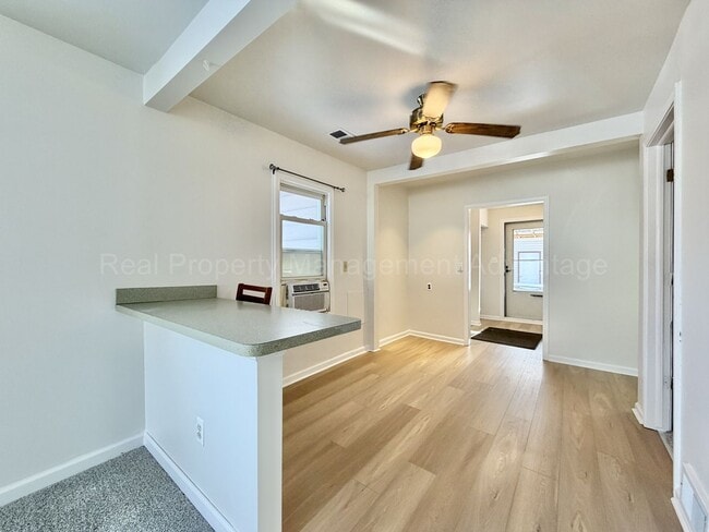 Foto del edificio - Updated Ranch on Double Lot Near Royal Oak & Ferndale