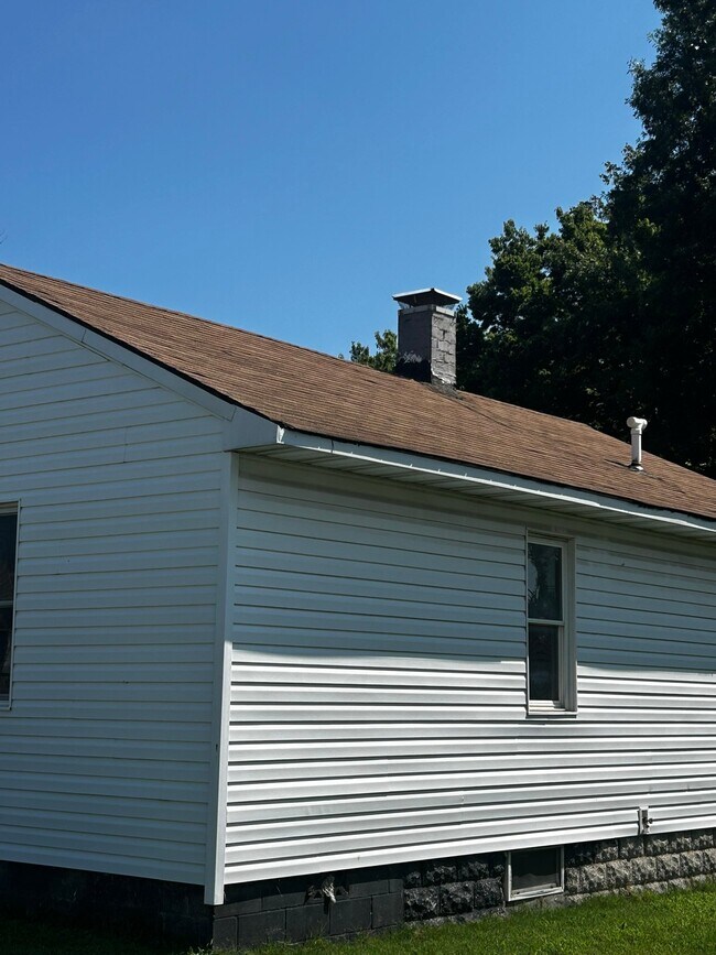 Building Photo - 224 Lincoln Ave