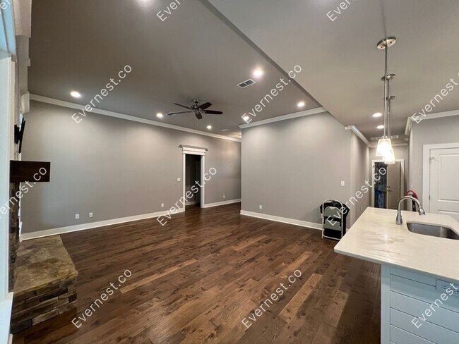 Building Photo - 18924 Lochridge Dr