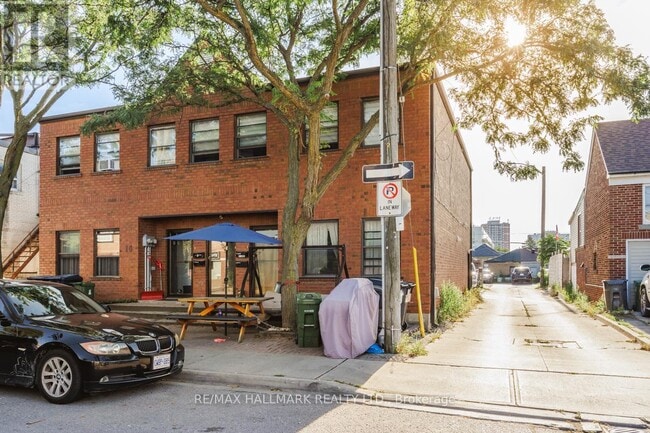 Building Photo - 12 Snider Ave
