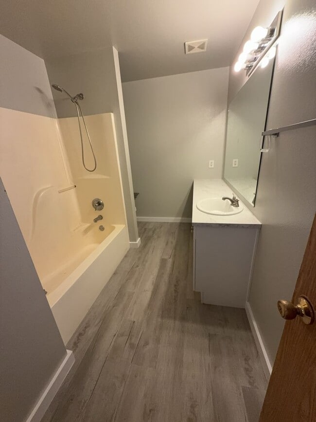 Foto del edificio - Cute 2 bedroom 1 bath Apartment