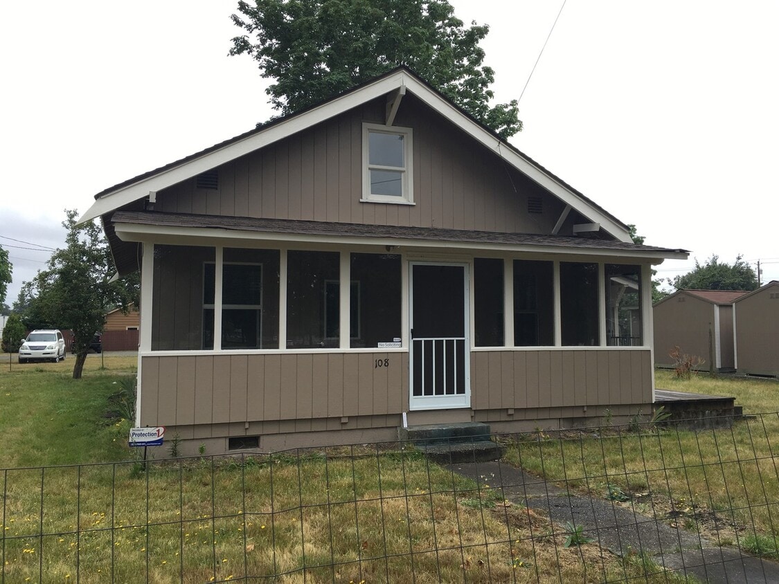 Primary Photo - 3 Bdrm, 1 Bath Plus Bonus Room! Heart of Yelm! Fully Fenced Yard!