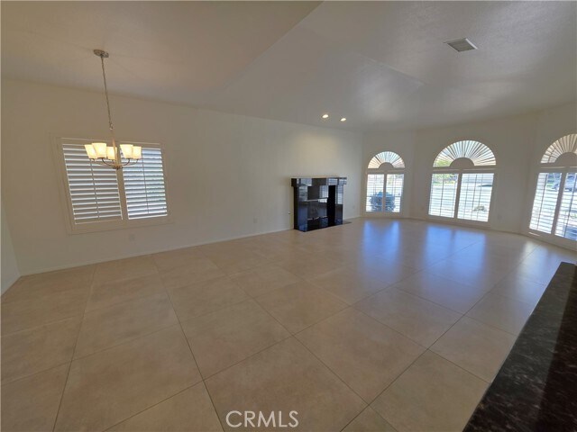 Foto del edificio - 44251 Hazel Canyon Ln