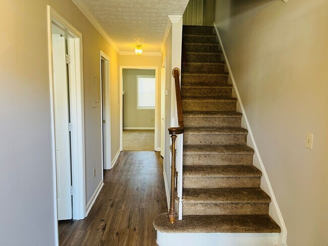 Foto del edificio - Welcome to Smyrna! Prime location, newly renovated, private fenced backyard, must see!