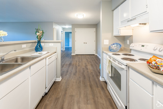 2 BR, 1 BA - Lakestone Apartments