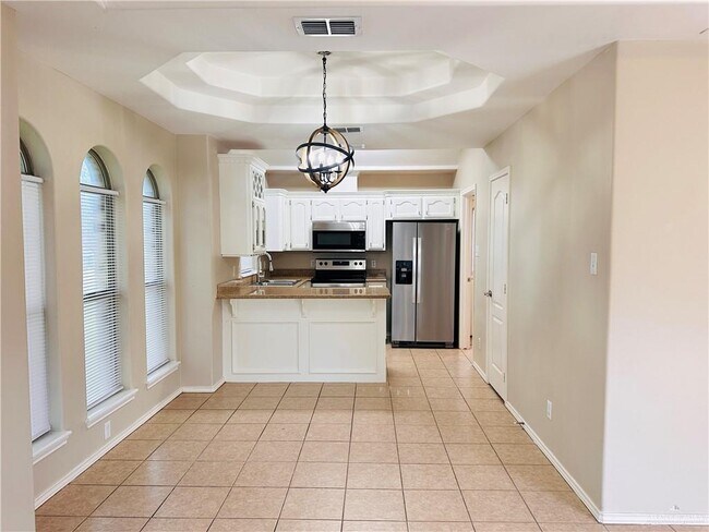 Building Photo - 16 Cassandra St