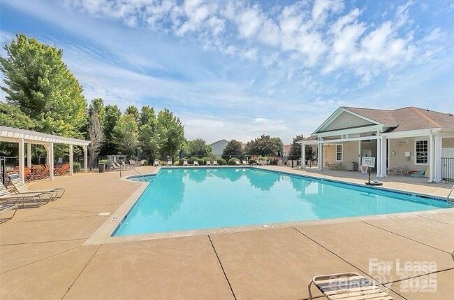 Building Photo - 14425 Green Birch Dr