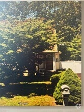 Building Photo - 81 Parkwood Dr