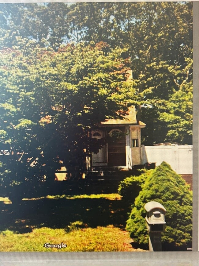 Building Photo - 81 Parkwood Dr