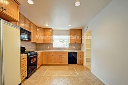 Kitchen - 6700 Capistrano Ave