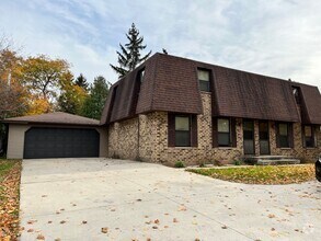 Building Photo - 3105-3107-3107 Riverside Dr