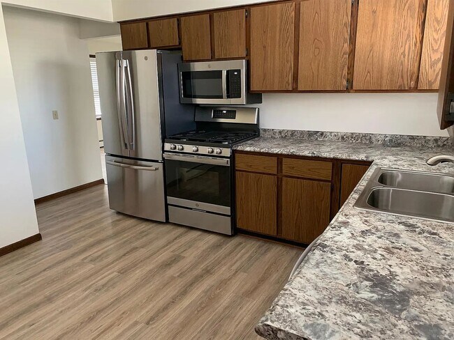 Foto del edificio - 4687 3rd St NE